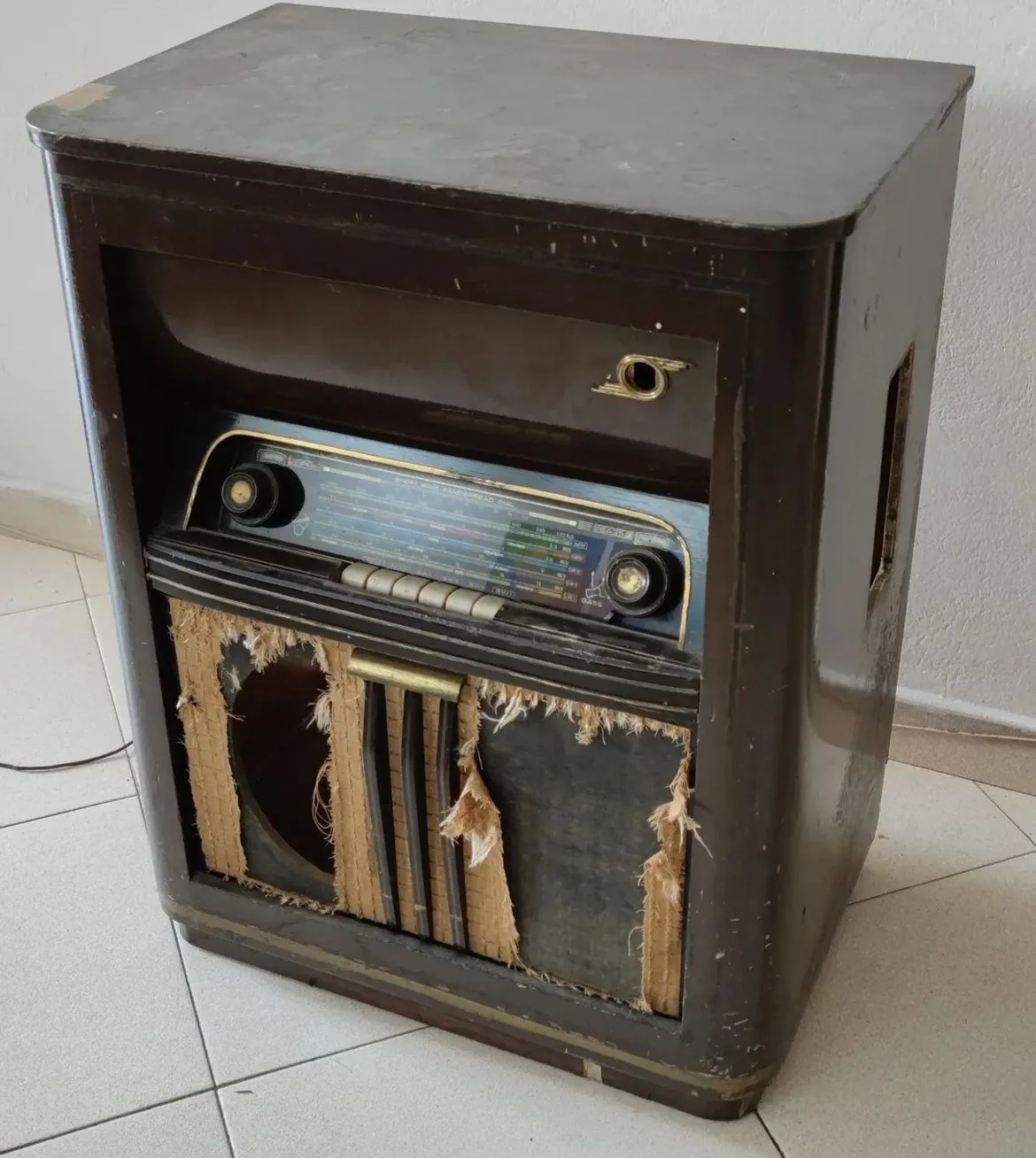 Radiola de mueble: antes y después de la restauración